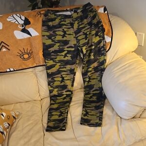 Ashley Stewart Women Pant Camo Print.